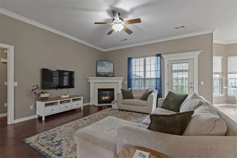 Living - 805 Irelan St, Lowell, AR 72745 photo 2 of 2