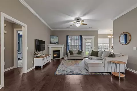 Living - 805 Irelan St, Lowell, AR 72745 photo 1 of 2