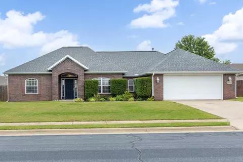 805 Irelan St, Lowell, AR 72745