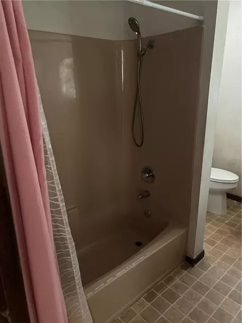 Bath - 5087 Maris Loop, Harrison, AR 72601 photo 2 of 2