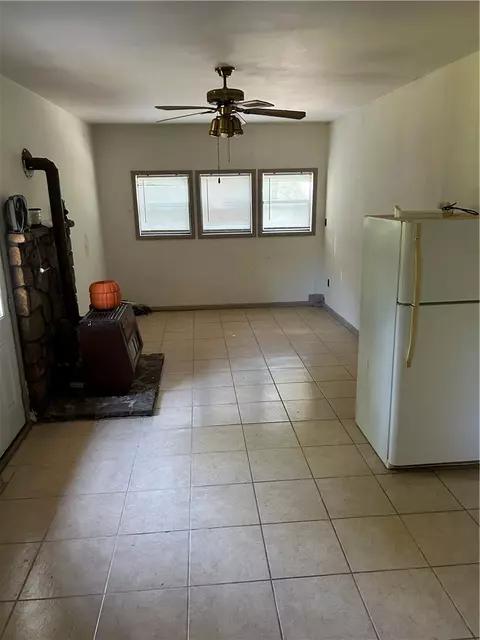 Living - 5087 Maris Loop, Harrison, AR 72601 photo 2 of 2