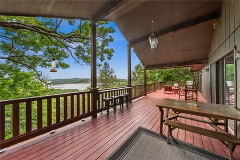 11390 Oak Leaf Cir, Garfield, AR 72732