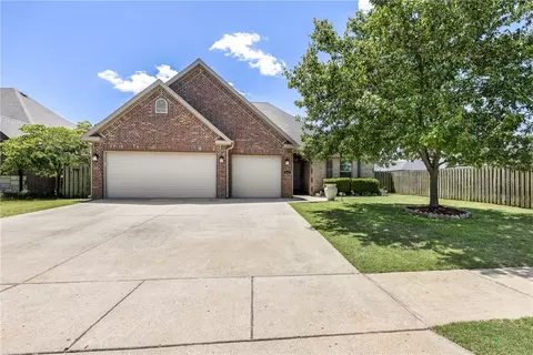 3905 SW Gemstone Blvd, Bentonville, AR 72712