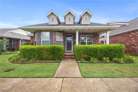 6872 Young Farm Ave, Springdale, AR 72762