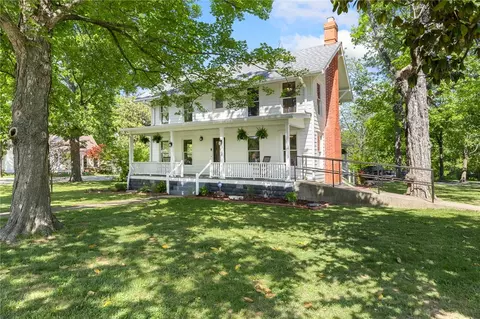 623 S Pine St, Harrison, AR 72601 photo 2