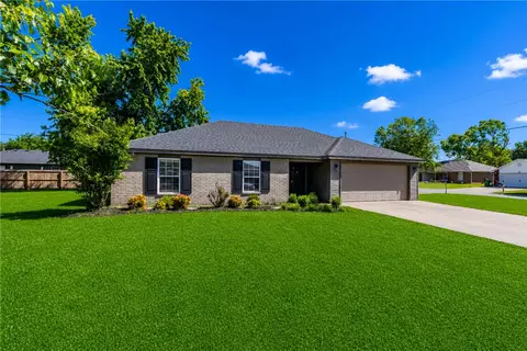 700 Ponderosa St, Centerton, AR 72719