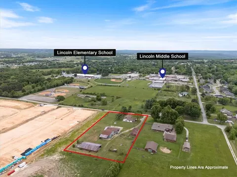 113 E Holt Rd, Lincoln, AR 72744