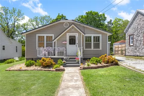 1004 N Spruce St, Harrison, AR 72601