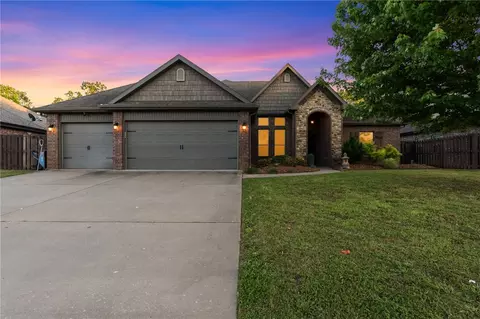 1706 NE Chaucer St, Bentonville, AR 72712