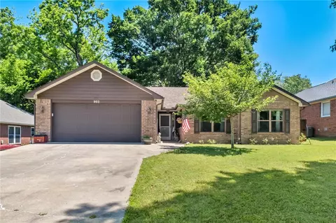 903 Willow Ct, Siloam Springs, AR 72761