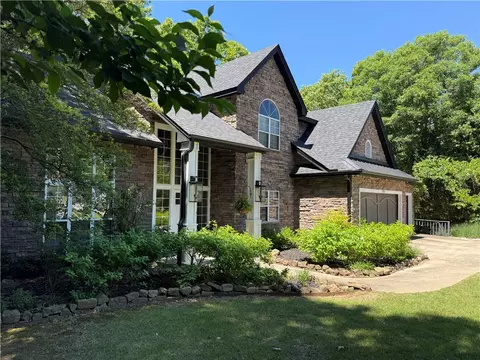 5723 Estate View Rd, Fayetteville, AR 72703