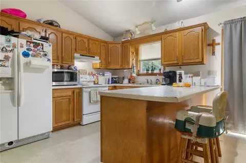 Kitchen - 9577 Sims Rd, Harrison, AR 72601 photo 3 of 3