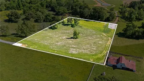 19057 Strawberry Plant Rd, Fayetteville, AR 72704