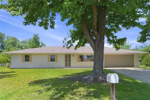 2006 S 16th St, Rogers, AR 72758
