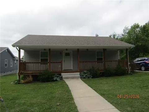 205 Cedarvale Rd, Berryville, AR 72616