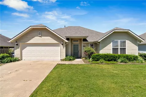 3890 Deerhurst St, Springdale, AR 72764