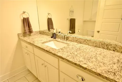 Bath - 1497 Counts Ave, Springdale, AR 72764 photo 7 of 9