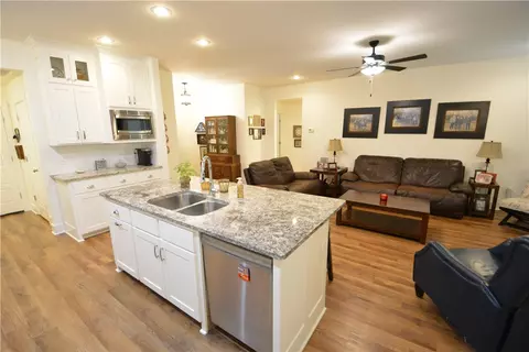 Kitchen - 1497 Counts Ave, Springdale, AR 72764 photo 2 of 4