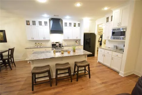 Kitchen - 1497 Counts Ave, Springdale, AR 72764 photo 1 of 4