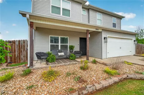 395 Worley St, Huntsville, AR 72740