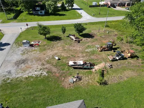 111 Orchard Dr, Gentry, AR 72734 photo 6