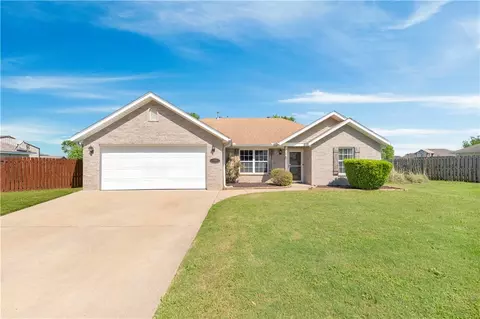 360 Benton Dr, Pea Ridge, AR 72751
