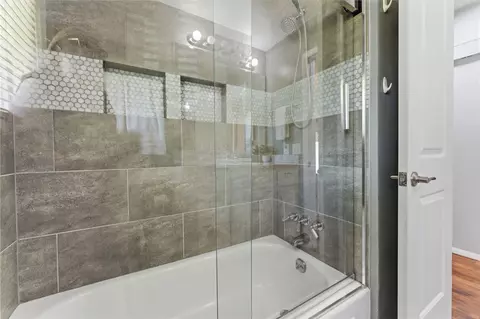 Bath - 14196 Wolf Dr, Rogers, AR 72756 photo 2 of 3