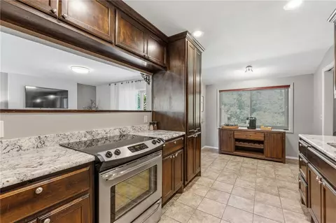 Kitchen - 14196 Wolf Dr, Rogers, AR 72756 photo 2 of 3