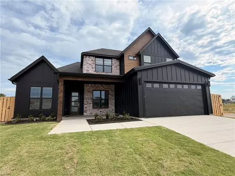 4113 W Pepper Dr, Rogers, AR 72758