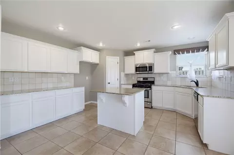 Kitchen - 1500 Aniston Rd, Centerton, AR 72719 photo 4 of 4