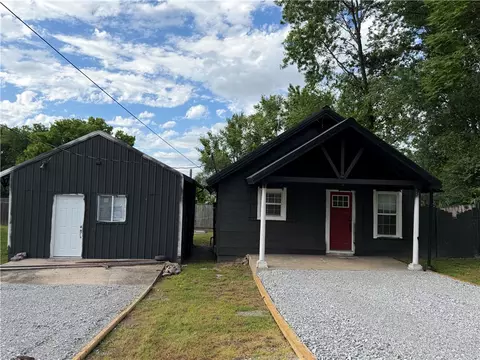 813 E Central St, Siloam Springs, AR 72761