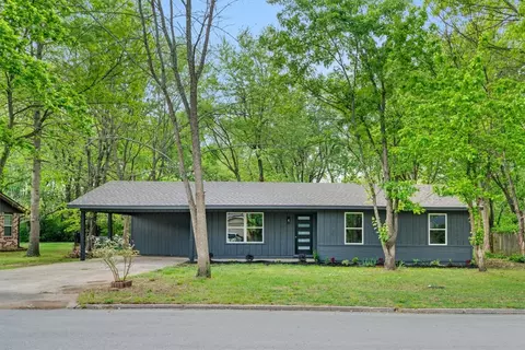 2215 S Coleman Ave, Fayetteville, AR 72701