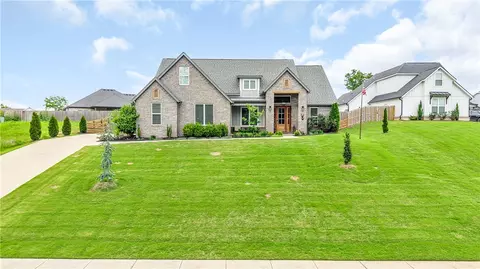 2030 Collins Dr, Pea Ridge, AR 72751
