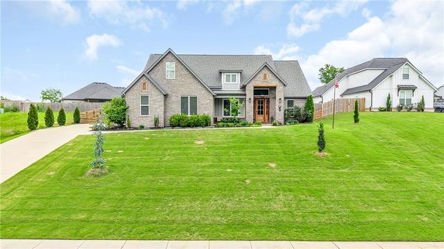 2030 Collins Dr, Pea Ridge, AR 72751