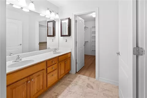 Bath - 2034 Willow Ridge Ave, Springdale, AR 72764 photo 2 of 4