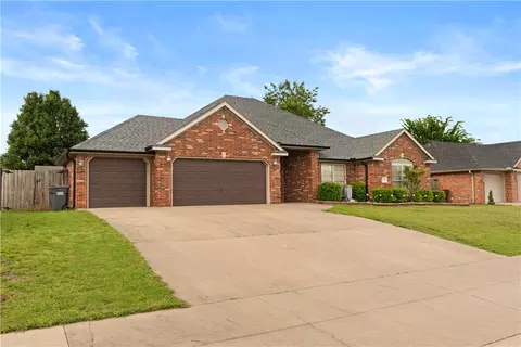 Exterior - 2034 Willow Ridge Ave, Springdale, AR 72764 photo 2 of 6