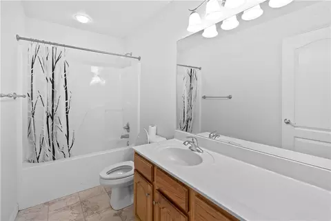 Bath - 2034 Willow Ridge Ave, Springdale, AR 72764 photo 1 of 4