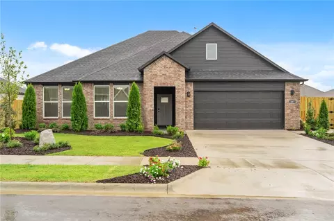 429 W Canada Dr, Farmington, AR 72730