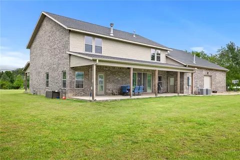12641 Bethel Blacktop Rd, Farmington, AR 72730