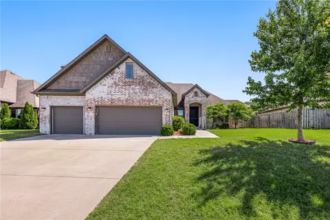 1451 Abbey Ln, Centerton, AR 72719