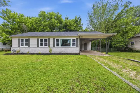 1911 W Lawson St, Fayetteville, AR 72703