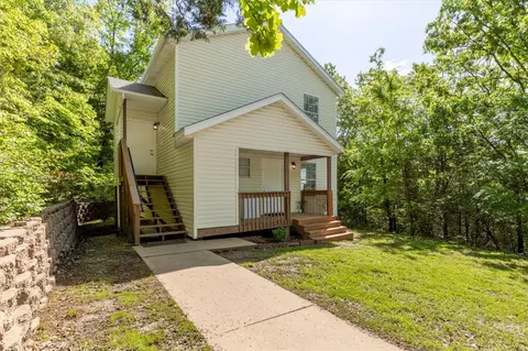 1502 E 5th St, Fayetteville, AR 72701
