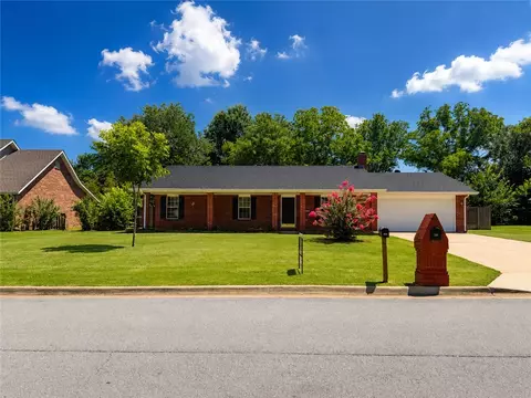 201 Countryside Dr, Farmington, AR 72730