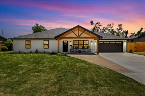 917 S 15th St, Rogers, AR 72758