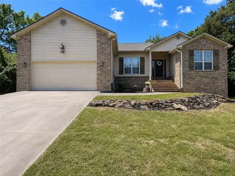 2007 White Oak Ln, Russellville, AR 72802