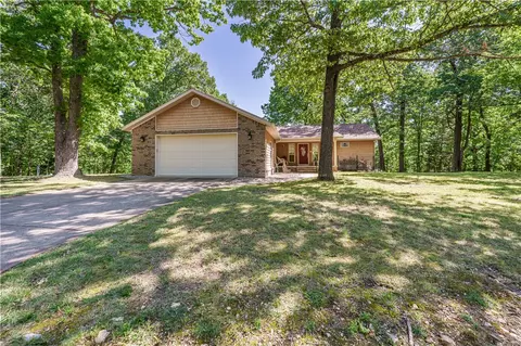 101 Beaverview Dr, Eureka Springs, AR 72631