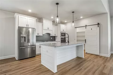 Kitchen - 911 Red Maple St, Centerton, AR 72719 photo 1 of 3