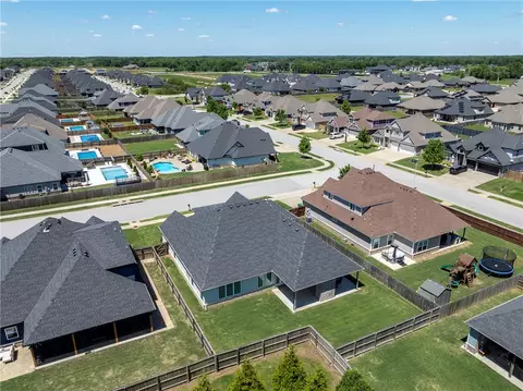 View/Area - 911 Red Maple St, Centerton, AR 72719 photo 4 of 11