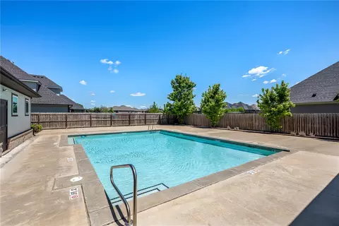 Exterior - 911 Red Maple St, Centerton, AR 72719 photo 6 of 7