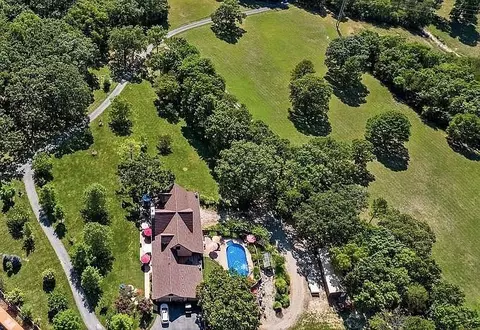 463 County Road 2281, Eureka Springs, AR 72631